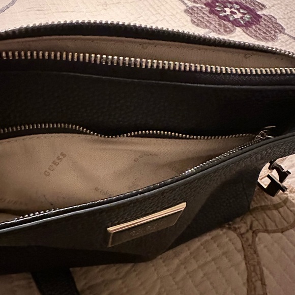 Guess Alesia Girlfriend Crossbody - Picture 8 of 9